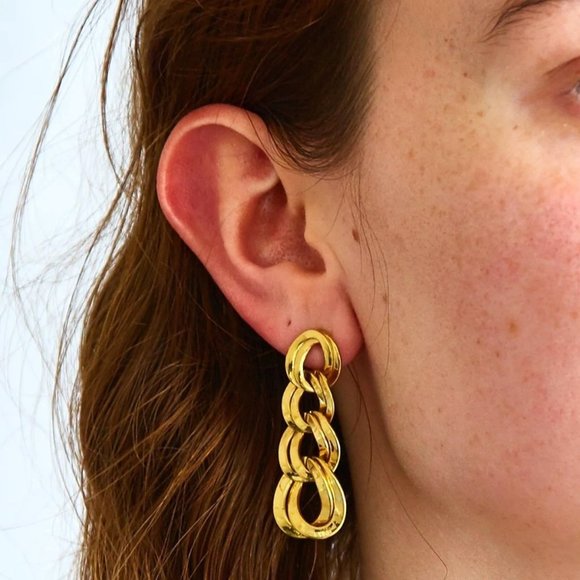 Vintage Monet Classic Double Chain Link Post Earrings - Picture 2 of 6